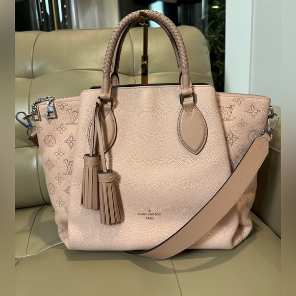 Sold x Louis Vuitton Haumea handbag - Picture 2 of 15